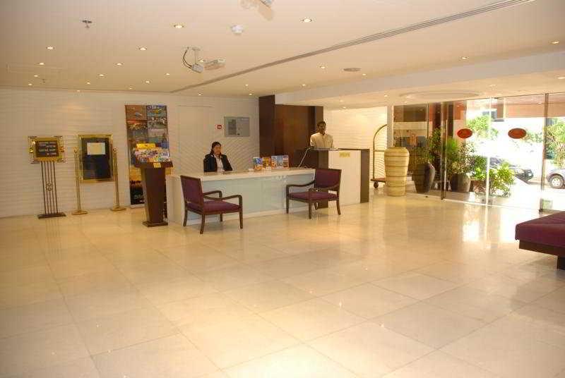 London Crown 2 Hotel Apartments Dubai Buitenkant foto