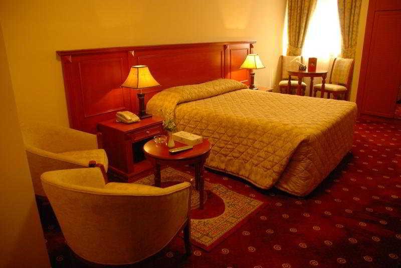 London Crown 2 Hotel Apartments Dubai Buitenkant foto