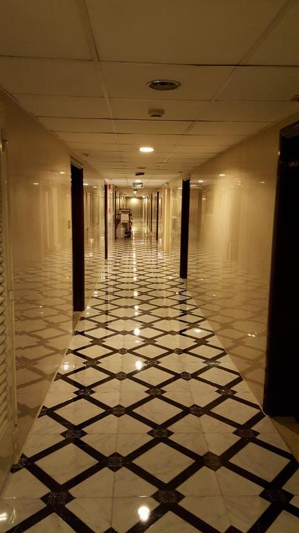 London Crown 2 Hotel Apartments Dubai Buitenkant foto